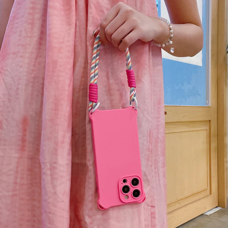 Capa com Alça Crossbody para iPhone: Segurança no Festival! 📱 Frete Grátis!